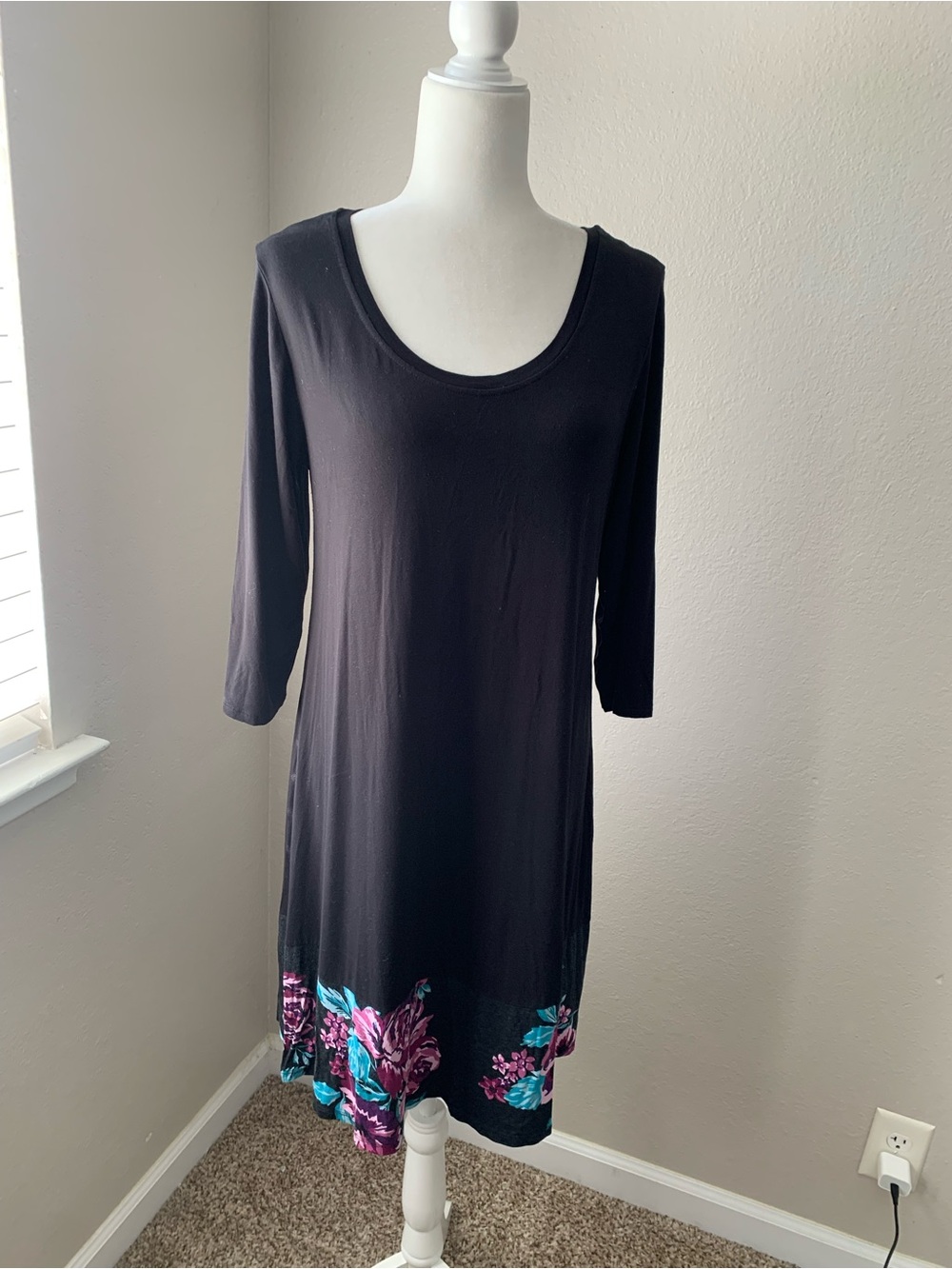 The Pioneer Woman Black Scoop Neck Dress